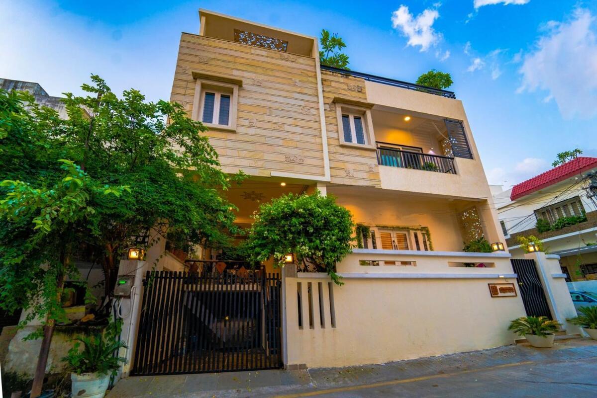 Santosh Villa - The House Of Antiques And Art Удайпур Екстериор снимка